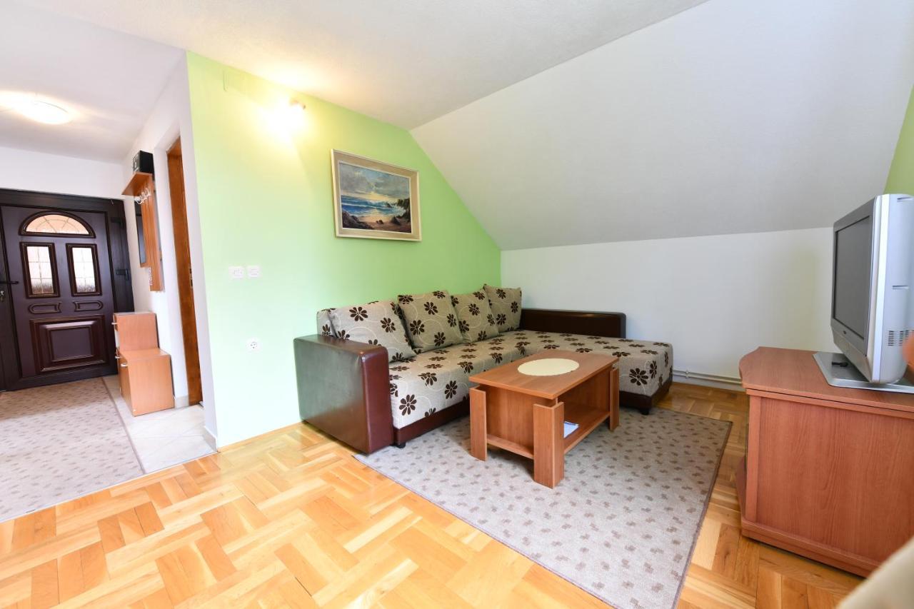 Apartments Alan Saborsko Экстерьер фото